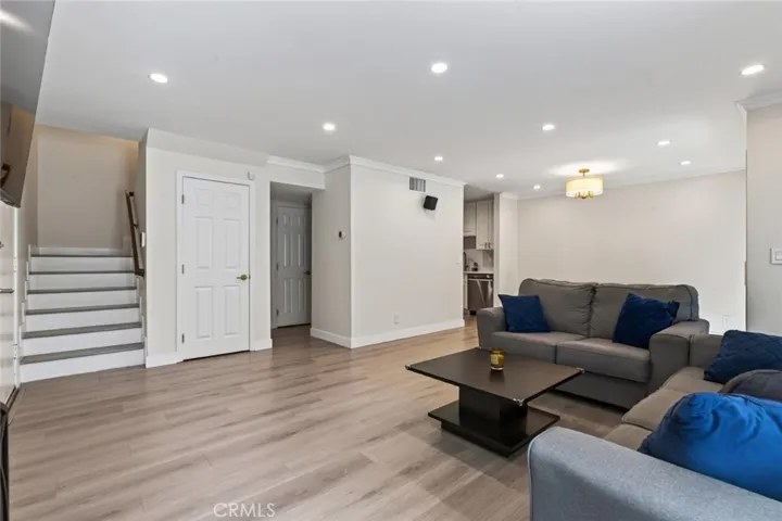 10475 Newhome Ave. 2, Sunland, California 91040