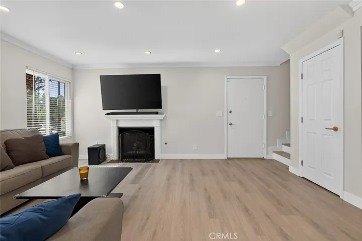 10475 Newhome Ave. 2, Sunland, California 91040