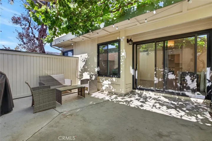 10475 Newhome Ave. 2, Sunland, California 91040