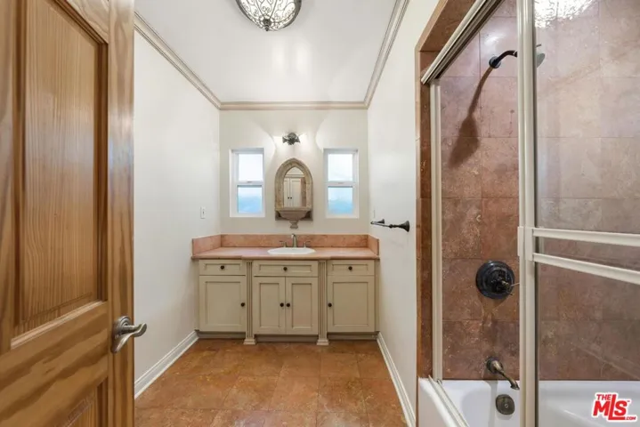 245 25th Street, Santa Monica, California 90402