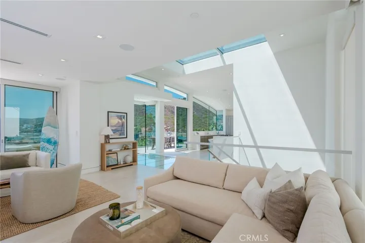640 Temple Hills Drive, Laguna Beach, California 92651