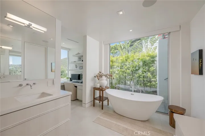 640 Temple Hills Drive, Laguna Beach, California 92651