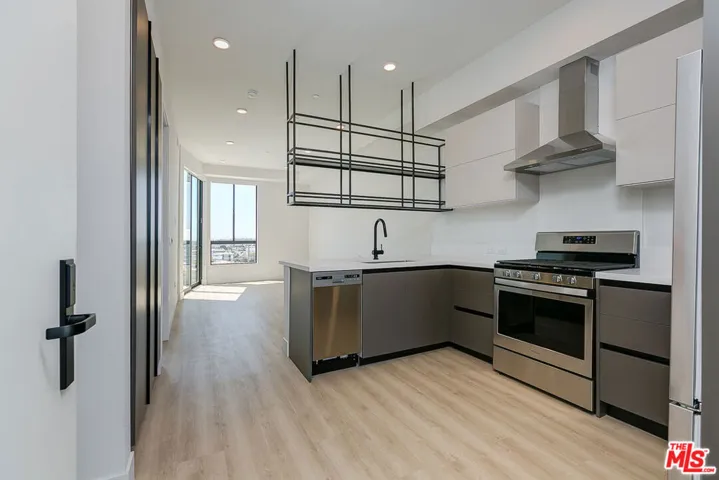 3833 Dunn 205, Culver City, California 90232