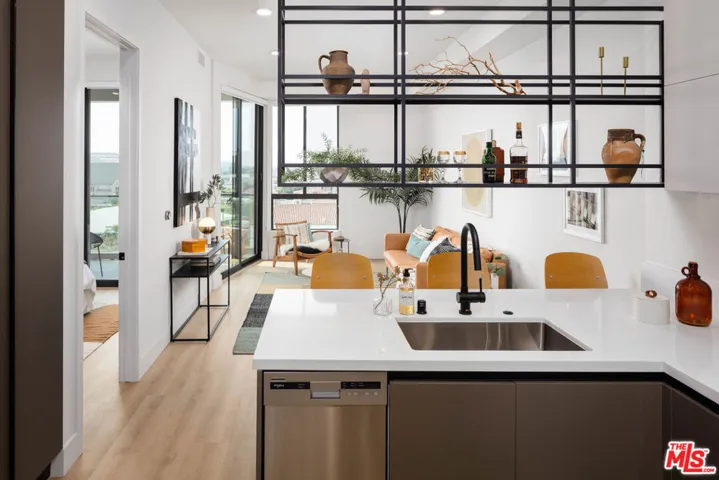 3833 Dunn 205, Culver City, California 90232