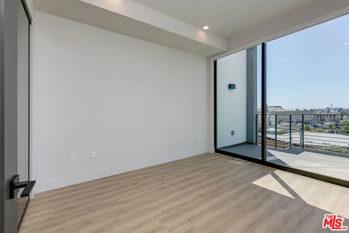3833 Dunn 205, Culver City, California 90232