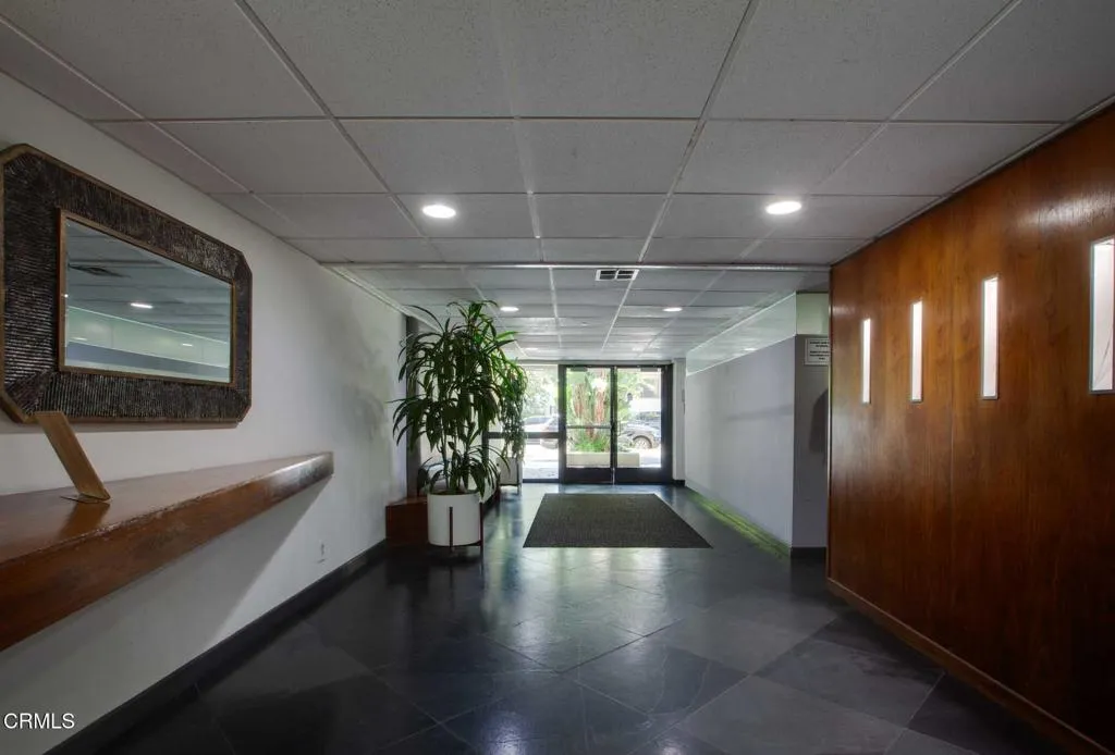 Kings 18 - Lobby