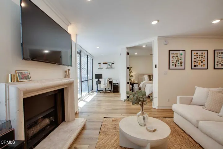 Kings 3 - Living Room_Office