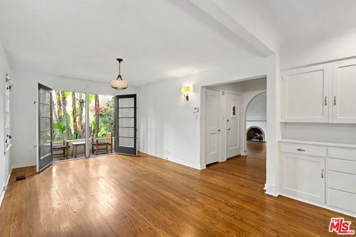1262 S Burnside Avenue, Los Angeles, California 90019