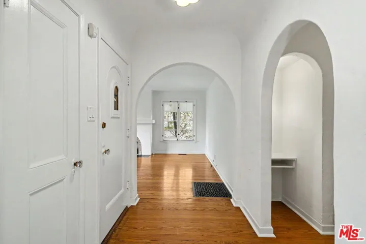 1262 S Burnside Avenue, Los Angeles, California 90019