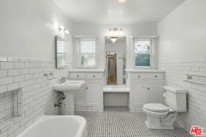 1262 S Burnside Avenue, Los Angeles, California 90019