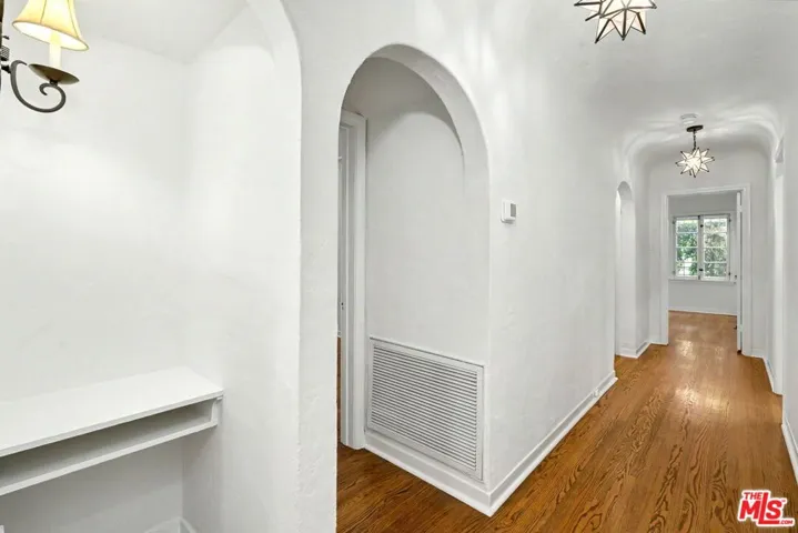 1262 S Burnside Avenue, Los Angeles, California 90019