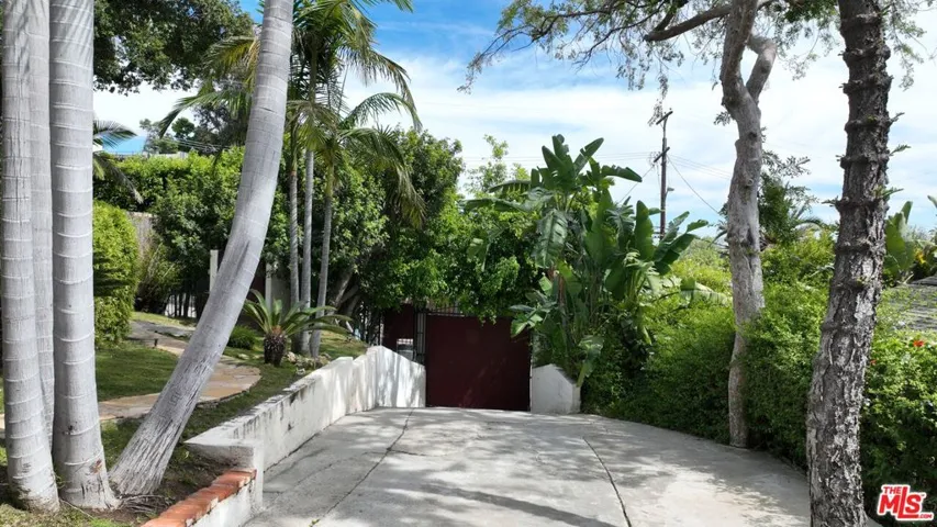 1215 Hilldale, Los Angeles, California 90069