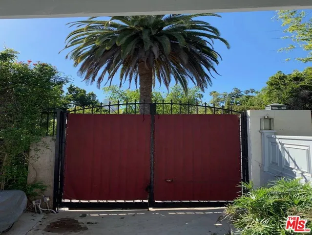 1215 Hilldale, Los Angeles, California 90069