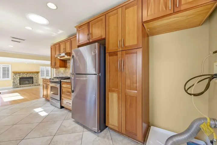 1677 Sandos Street, El Cajon, California 92019