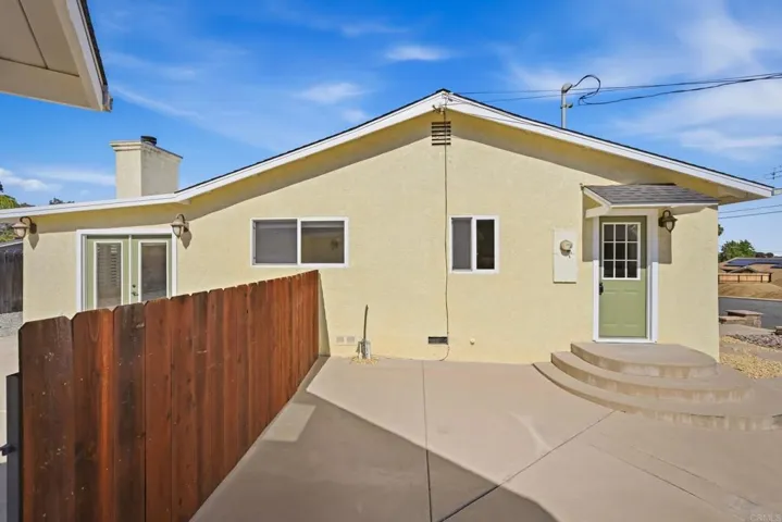 1677 Sandos Street, El Cajon, California 92019