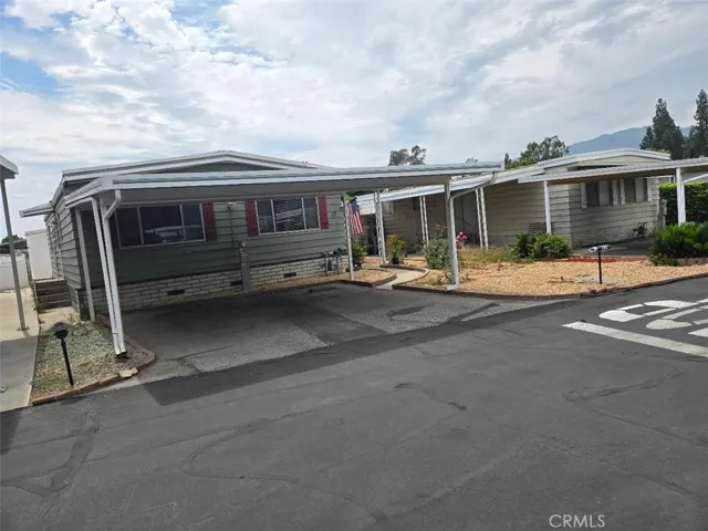 840 E Foothill Boulevard 17, Azusa, California 91702