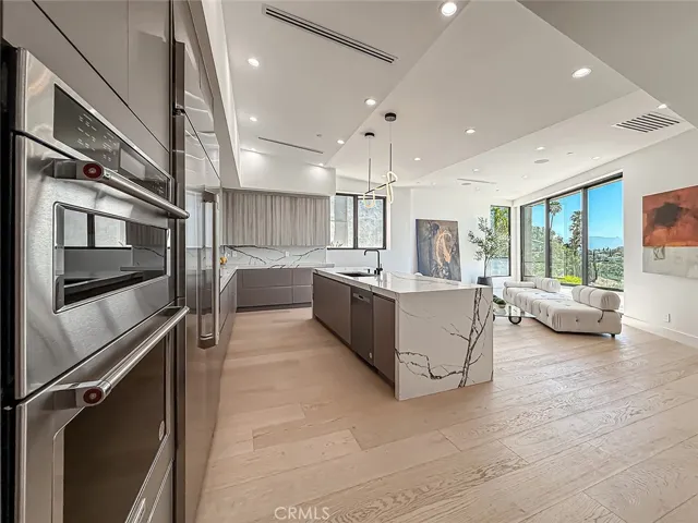 5130 Medina, Woodland Hills, California 91364