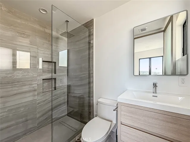 5130 Medina, Woodland Hills, California 91364