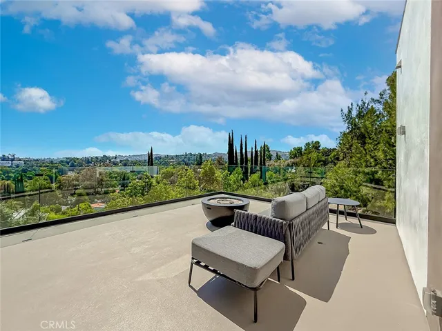 5130 Medina, Woodland Hills, California 91364