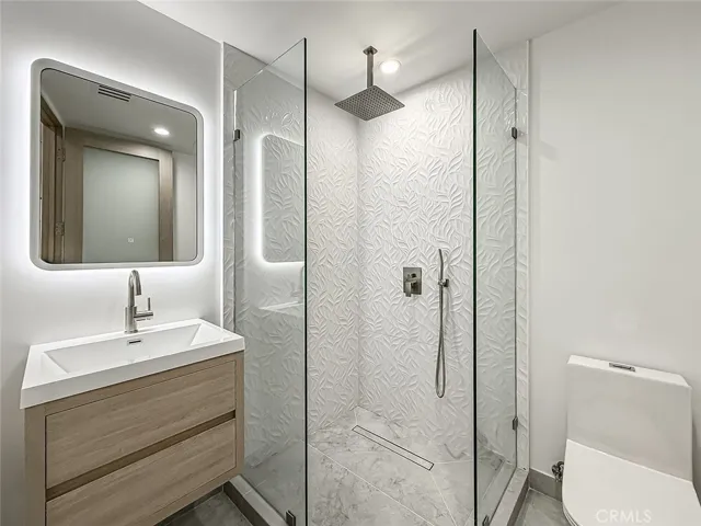 5130 Medina, Woodland Hills, California 91364