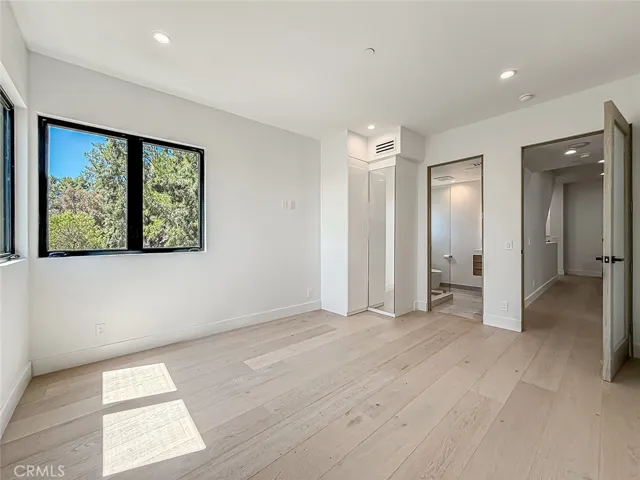 5130 Medina, Woodland Hills, California 91364