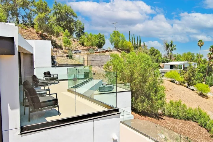 5130 Medina, Woodland Hills, California 91364