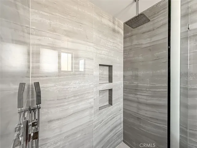5130 Medina, Woodland Hills, California 91364