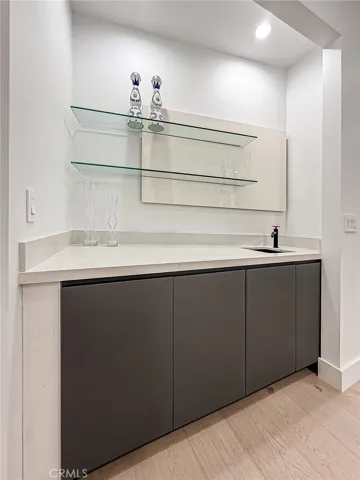 5130 Medina, Woodland Hills, California 91364