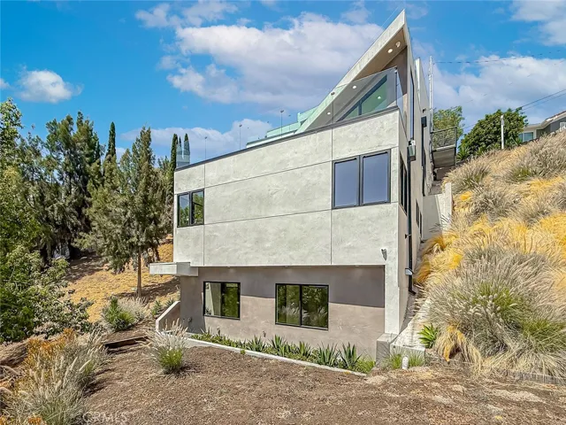 5130 Medina, Woodland Hills, California 91364