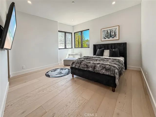5130 Medina, Woodland Hills, California 91364