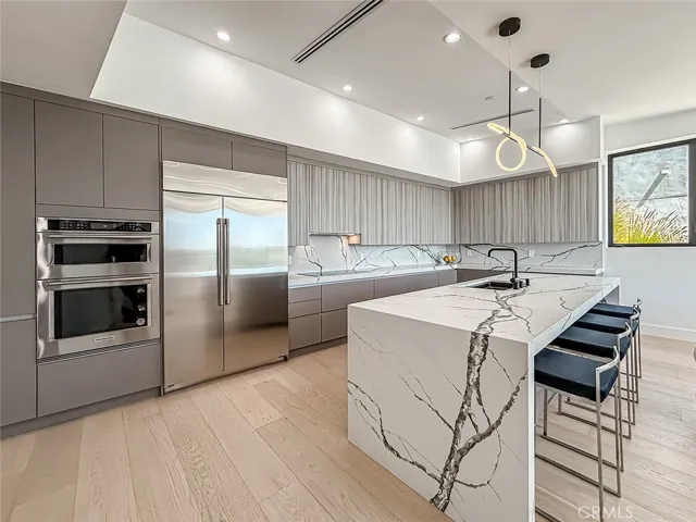 5130 Medina, Woodland Hills, California 91364