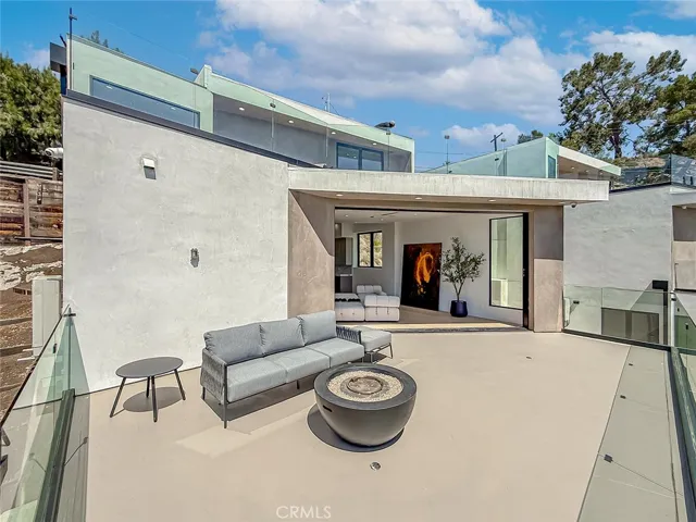 5130 Medina, Woodland Hills, California 91364