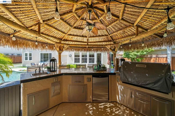 Outdoor kitchen/BBQ