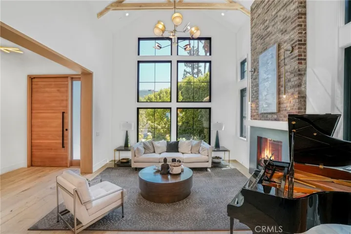 4961 Edgerton Avenue, Encino, California 91436