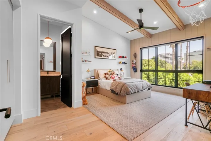 4961 Edgerton Avenue, Encino, California 91436