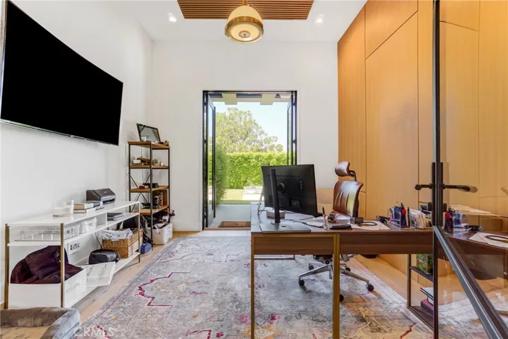 4961 Edgerton Avenue, Encino, California 91436