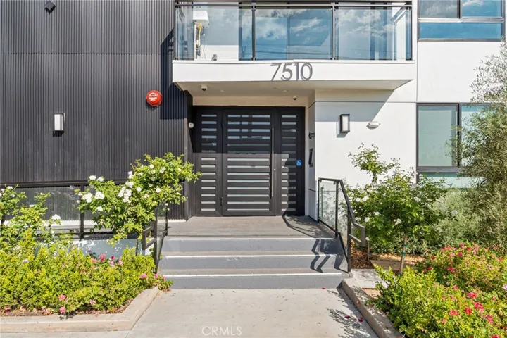 7510 Sepulveda Boulevard 204, Van Nuys, California 91405