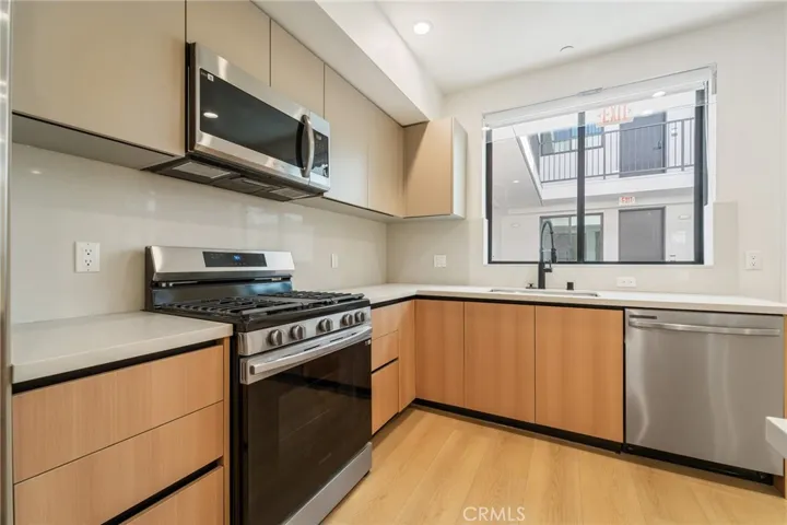 7510 Sepulveda Boulevard 204, Van Nuys, California 91405