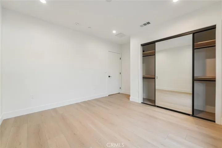 7510 Sepulveda Boulevard 204, Van Nuys, California 91405