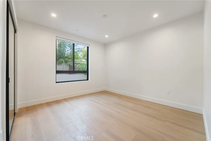 7510 Sepulveda Boulevard 204, Van Nuys, California 91405