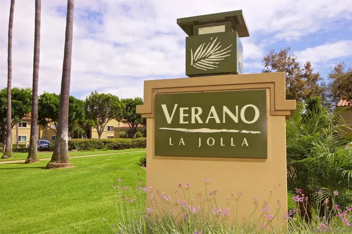 7405 Charmant Dr 2423, San Diego, California 92122