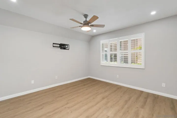 7405 Charmant Dr 2423, San Diego, California 92122