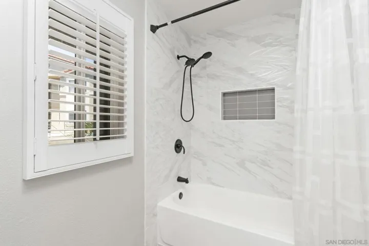 7405 Charmant Dr 2423, San Diego, California 92122