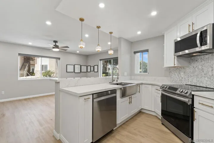 7405 Charmant Dr 2423, San Diego, California 92122