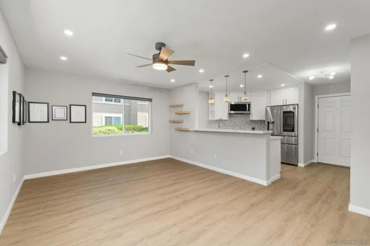 7405 Charmant Dr 2423, San Diego, California 92122