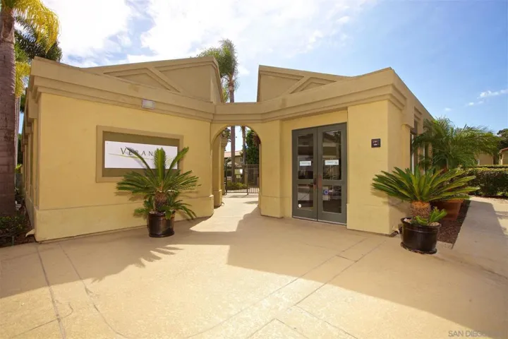 7405 Charmant Dr 2423, San Diego, California 92122