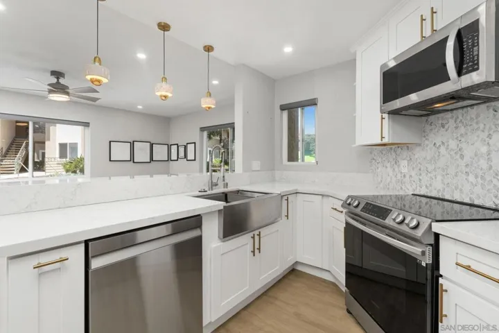 7405 Charmant Dr 2423, San Diego, California 92122