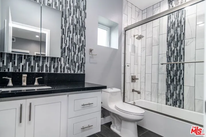 1625 S New Hampshire Avenue 1/2, Los Angeles, California 90006