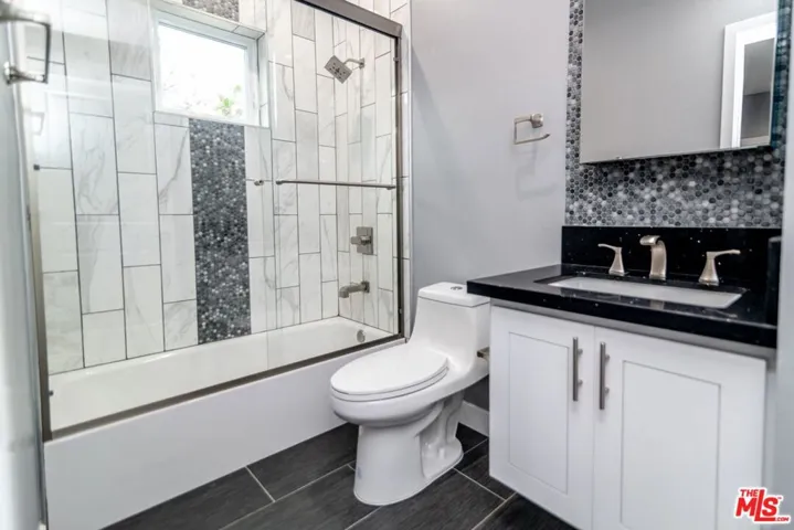 1625 S New Hampshire Avenue 1/2, Los Angeles, California 90006