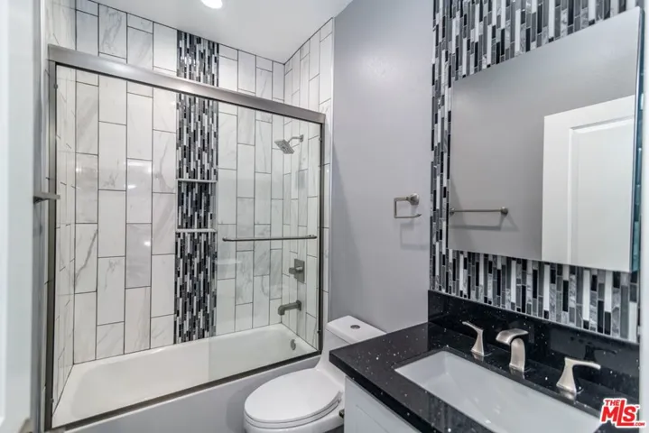 1625 S New Hampshire Avenue 1/2, Los Angeles, California 90006